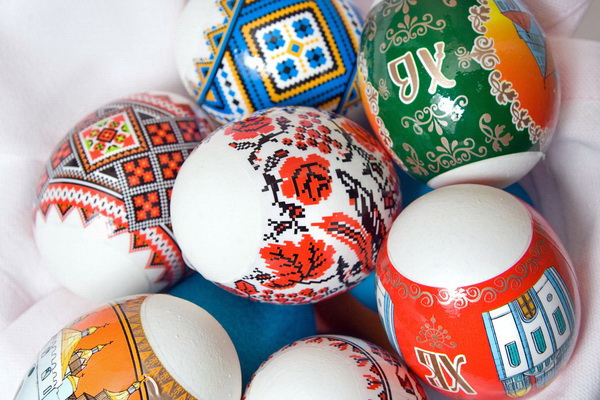 Пасхальные яйца со славянским орнаментом