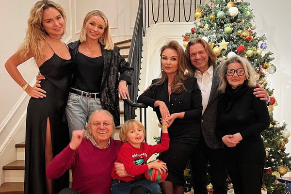 Дмитрий Маликов на Новый 2023 год и Рождество с семьёй