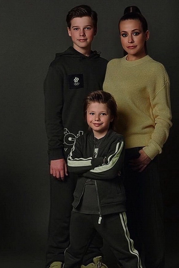 Телеведущая Юлия Барановская и её спортивная семья ФОТО
