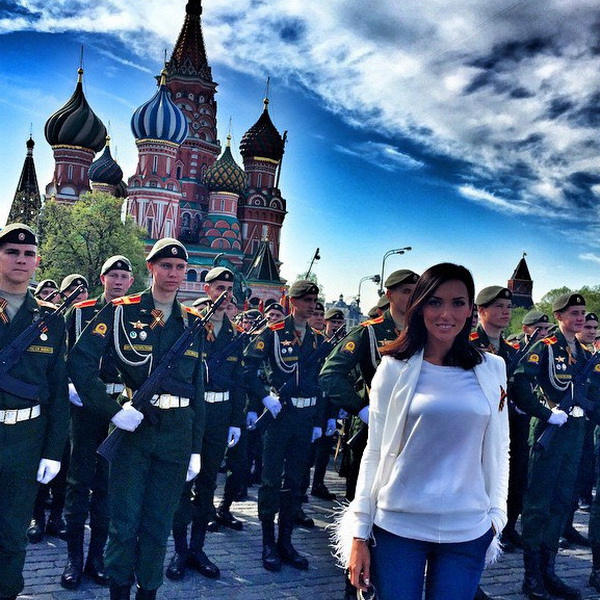 Алсу в Москве на День Победы 9 мая ФОТО