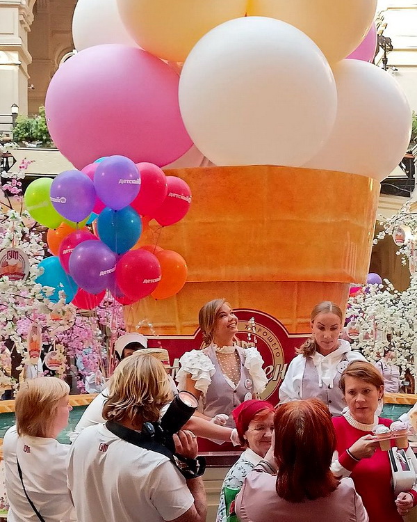 ГУМ мороженое 2023 Москва праздник День мороженого в ГУМе 1 июня фото