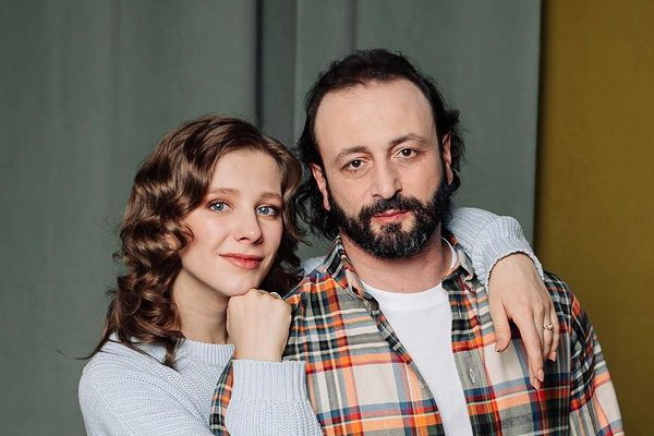 Илья Авербух и его жена Лиза Арзамасова ФОТО 2023 год