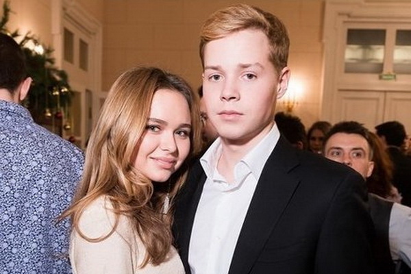 Дочь знаменитого певца Стефания Маликова с сыном миллиардера