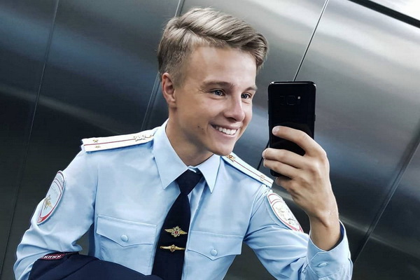 «Гламурный полицейский» покоряет Москву