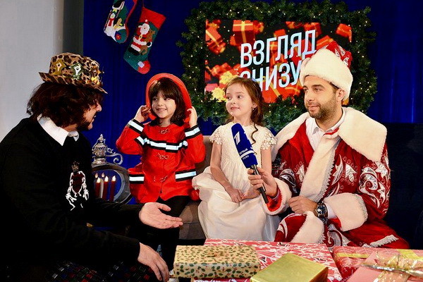 «Какой забавный Дед Мороз!» - Мартин и Алла Киркоровы в теле-шоу на ФОТО