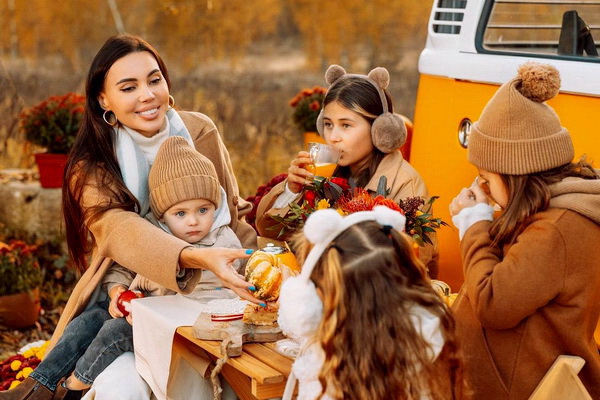 «Осеняя сказка!» - Оксана Самойлова в семейной фотосессии 2021 года