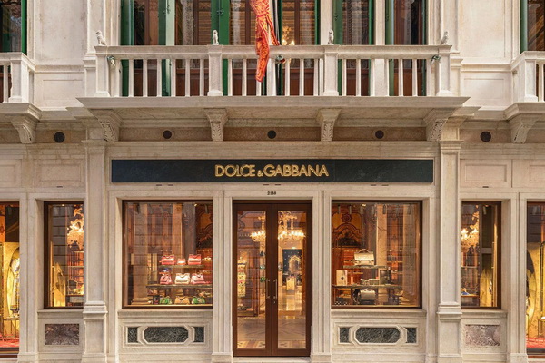 Как выглядит бутик Dolce & Gabbana в Венеции