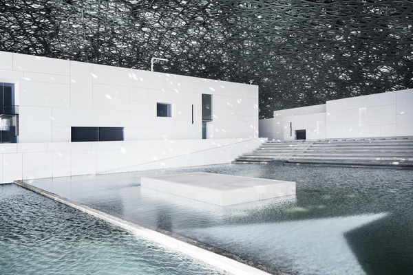 Музей на воде - Лувр в ОАЭ